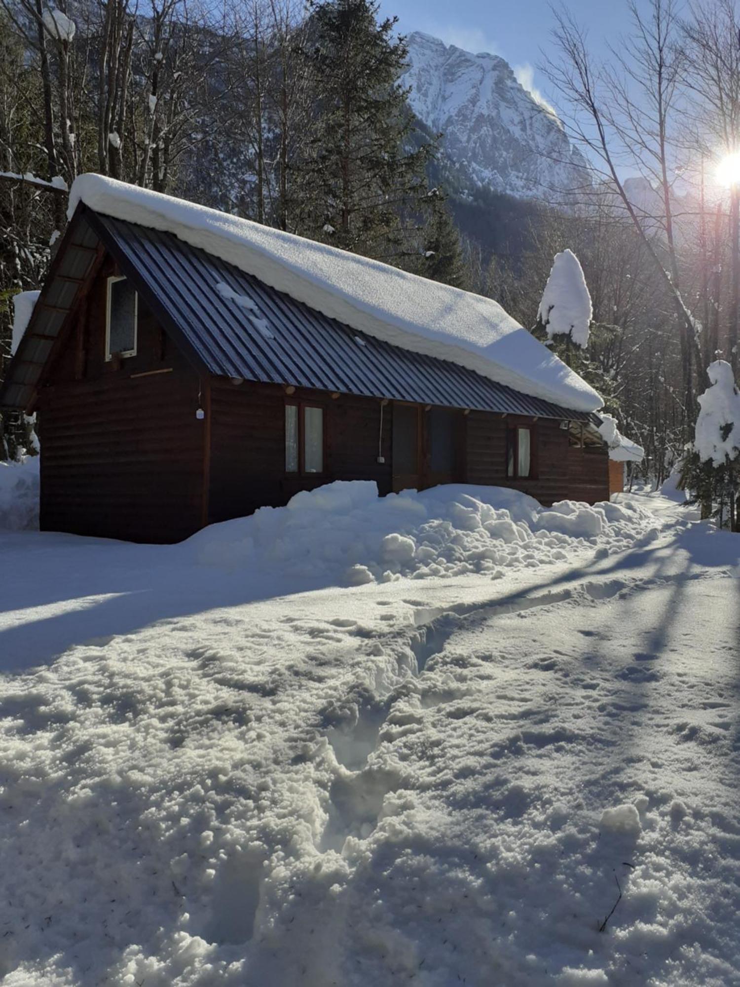 Guesthouse Dioni Валбона Екстериор снимка